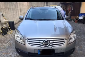 Nissan Qashqai 4x4 7posti