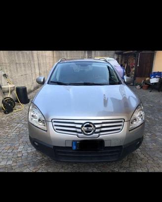 Nissan Qashqai 4x4 7posti