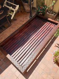 Letto da giardino in legno