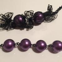 Collana nera e viola con inserti in pizzo