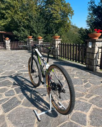 MTB Cannondale F-Si carbon