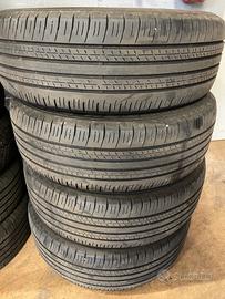 Gomme 225 60 18 estive Dunlop
