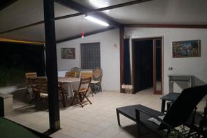 Villetta indipendente a 200 mt dal mare