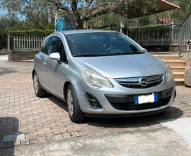 Opel corsa 1.2 benzina/metano 2011