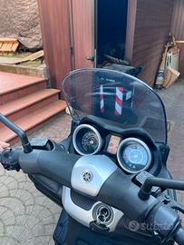 YAMAHA XMAX 250