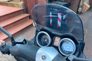 YAMAHA XMAX 250