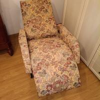 Poltrona con poggiapiedi