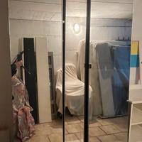 Mobile per disimpegno completo di ante a specchio