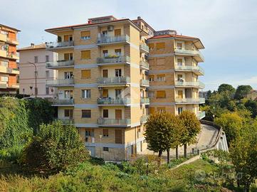 4 LOCALI A ASCOLI PICENO