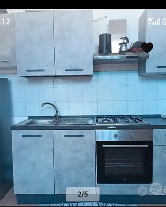 cucina, tavolo e sedie, armadio, divano letto