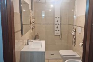 Privato vende ampia casa singola ristrutturat