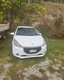 Peugeot 208 HDI 1400 diesel Autocarro e Opel Corsa