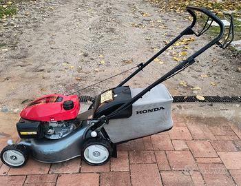 Tosaerba rasaerba Honda 