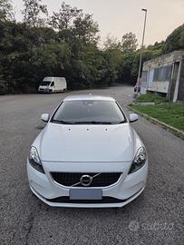 Volvo V40 D2