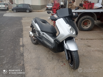 Yamaha x max 250