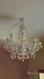 Lampadario bianco a 8 luci stile classico con pend