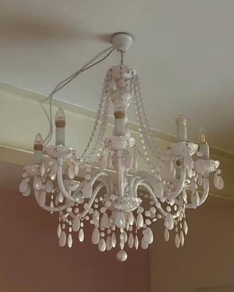 Lampadario bianco a 8 luci stile classico con pend