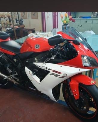yamaha R1 yzf