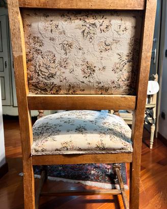 SEDIA IN LEGNO CON IMBOTTITURA