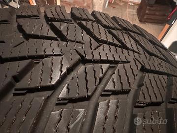 Pneumatici invernali 215/60 R17C – 4 pezzi