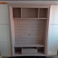 Mobile da sala con spazio per televisore