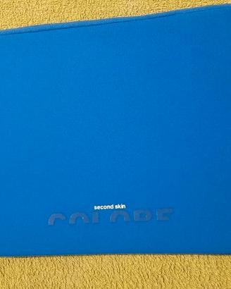 Tucano Colore Second Skin - Colore Azzurro