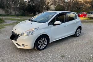 Peugeot 208 1.2 VTi 82 CV 5 porte Allure