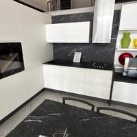 CMB mobili VENDE CUCINA A ANGOLO NUOVA Arredo3