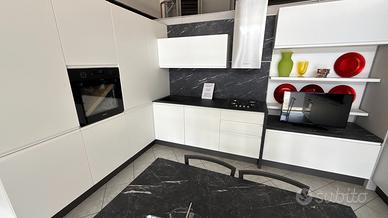 CMB mobili VENDE CUCINA A ANGOLO NUOVA Arredo3