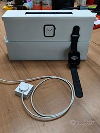 Apple Watch Series 4 44 mm + stazione di ricarica