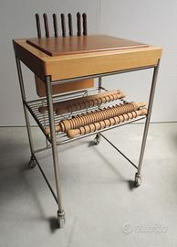 Carrello tagliere per cucina.