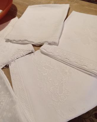 corredo della nonna (asciugamani in lino ricamate)