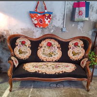 Divano piccolo punto anni 40