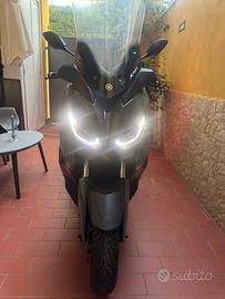 YAMAHA XMAX 300 TECH MAX 2021
