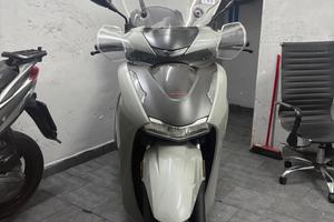 Honda SH 350 Sporty
