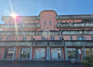 3 LOCALI A STRADELLA