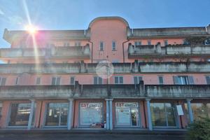 3 LOCALI A STRADELLA