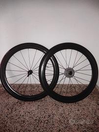 ruote in carbonio per bici da corsa 