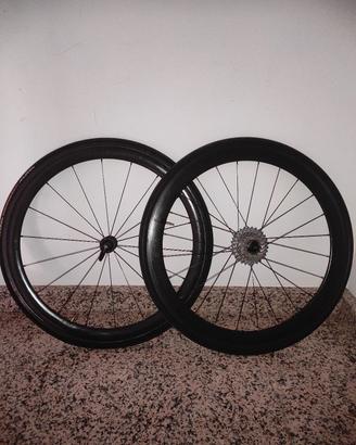 ruote in carbonio per bici da corsa 