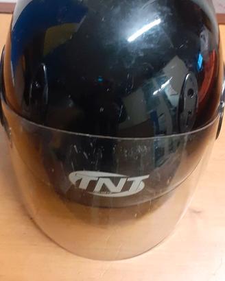 Casco moto TNT.