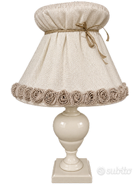 Coppia di lumetti e lume da stile shabby chic