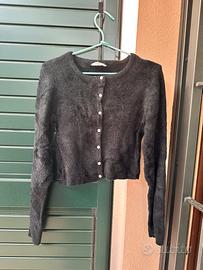 Maglioncino/cardigan croptop di lana calda.