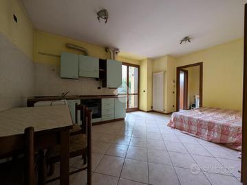 MONOLOCALE A SERIATE