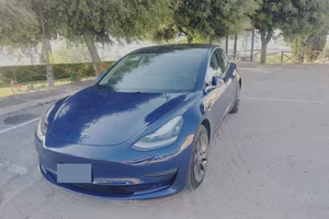 TESLA M3 AWD  long range 