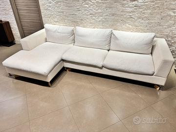 Divano Saba Italia tre posti con chaise longue