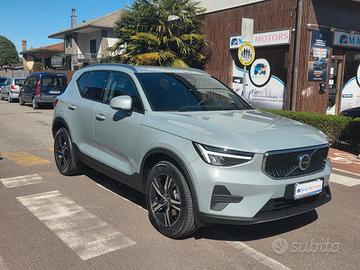 Volvo XC40 2.0 b3 - KM ZERO