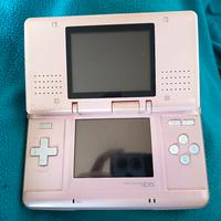 Nintendo DS con caricatore 