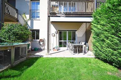 Cortaccia: Casa a schiera curata con giardino priv