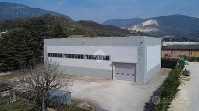 CAPANNONE A BOTTICINO