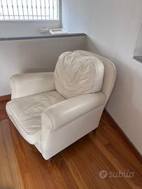 Set  di 2 Poltrona Frau in pelle bianca